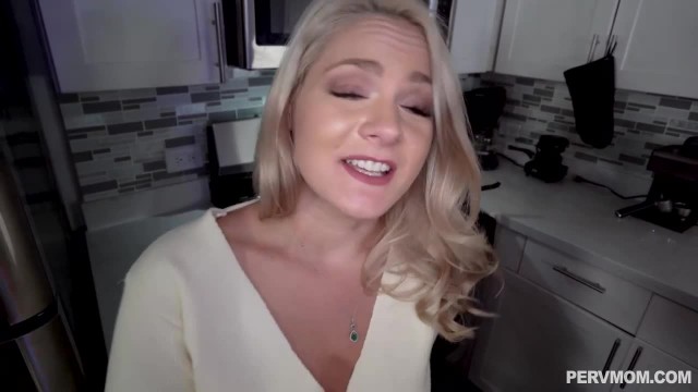 Блондинка просит секса - #6