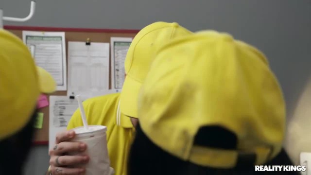 Спортсменки любят большой член - #1